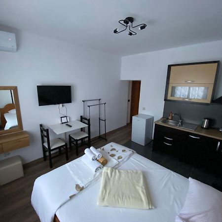 Elti Apartment Sarande Exterior photo